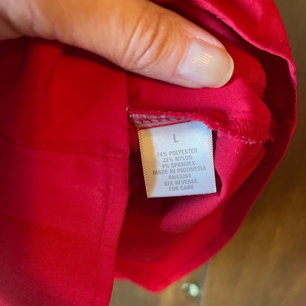Dressbarn Red, short sleeve, button down shirt. - Picture 3 of 6
